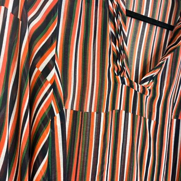 CAbi | Ultimate Blouse - Picture 4 of 6